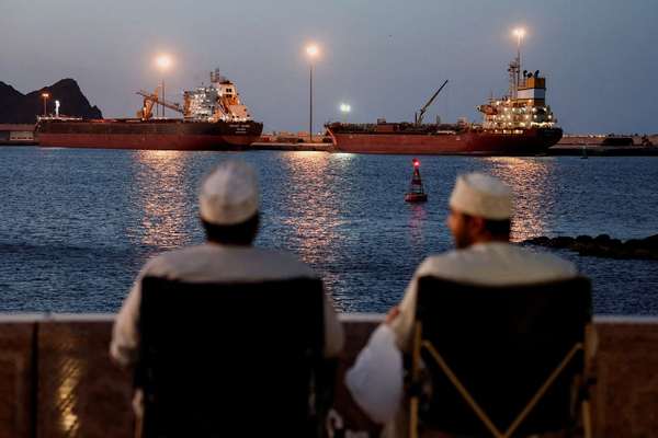 والاستریت ژورنال: آمریکا عمان را برای قطع رابطه با تهران تحت فشار گذاشته است
