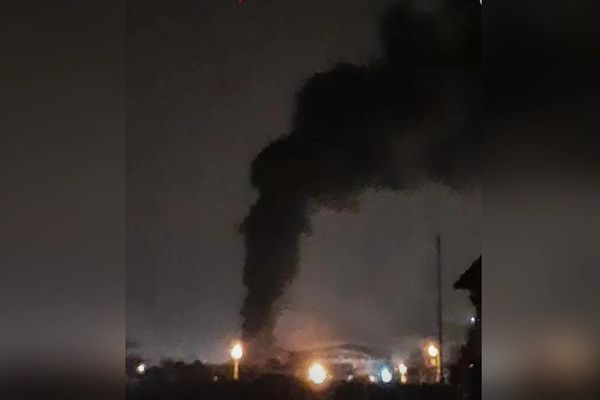 حريق في منطقة معشور الخاصة للبتروكيماويات جنوب غربي إيران وإصابة شخصين على الأقل