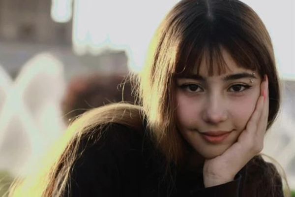 وقّعها أكثر من 800 شخص.. حملة تطالب بإطلاق سراح سجينة سياسية ووالدتها المعتقلتين في إيران