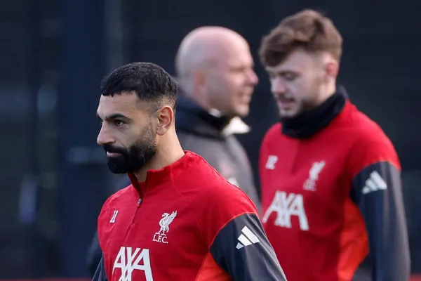 پایان جنجال با گفتوگوی رودررو: محمد صلاح در لیست لیورپول برای بازی با برایتون قرار گرفت