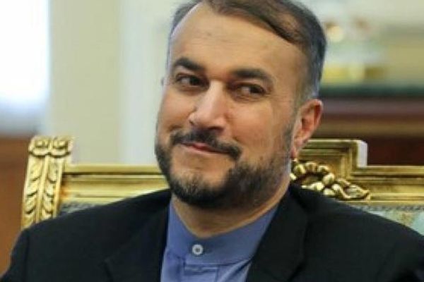 برلمانيون إيرانيون يسعون لاستجواب وزير الخارجية.. وينتقدون العجز الدبلوماسي أمام طالبان