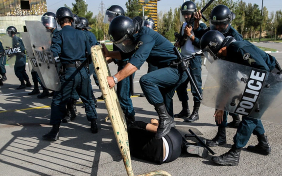 فرماندهکل انتظامی: ما فرماندهان میداندار و میدانشناس میخواهیم