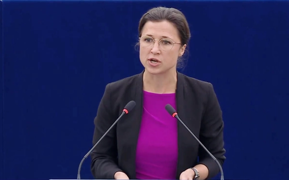 هانا نیومن، نماینده پارلمان اروپا، خواستار لغو فوری حکم اعدام پدرام مدنی، زندانی سیاسی، شد