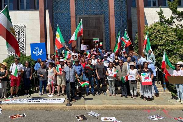 Iranian Expats In US, Canada Hold Rallies In Solidarity With Iran Protests