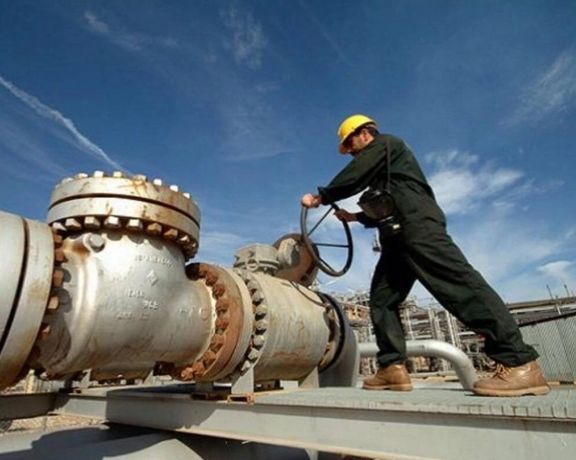 احتجاجات إيران: عمال النفط يهددون بالإضراب.. ومصادمات بين الأمن والطلاب