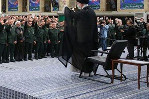 "ذا ناشيونال": الإيرانيون المعتقلون في بريطانيا أعضاء في وحدة اغتيالات تابعة للحرس الثوري