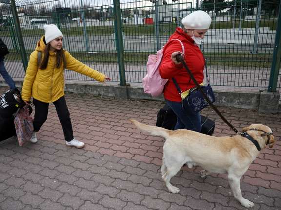 Ukrainians crossing the border to Poland. February 25, 2020