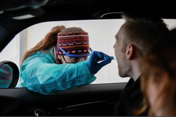 محققان سازمان بهداشت جهانی و آمریکا: اومیکرون بدتر از سویههای دیگر کرونا نیست