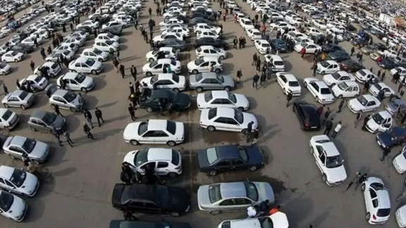 رییس پیشین اتحادیه نمایشگاهداران: خودرو در بازار تا ۲۰۰ میلیون تومان گران شده است
