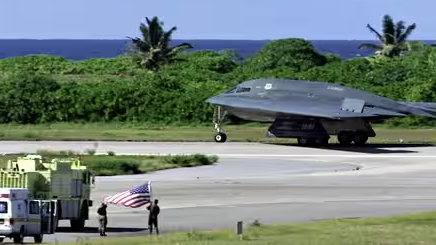 نیوزویک: آمریکا با دو بمبافکن «بی۵۲» شمار جنگندههایش در دیهگو گارسیا را افزایش داد