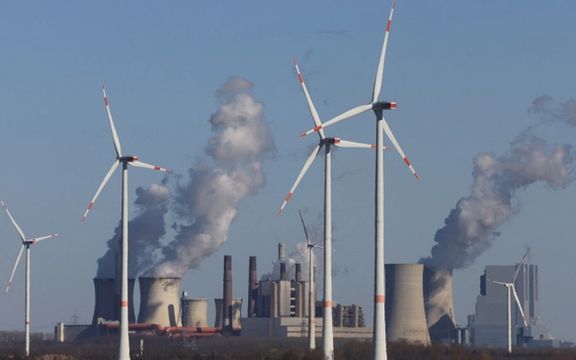 Pundits Warn Tehran About Delaying Talks For Winter In Europe