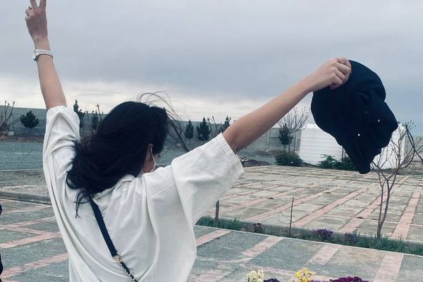 السلطات الإيرانية تهدد معارضي الحجاب الإجباري بإجراءات قضائية وإغلاق الأماكن التاريخية
