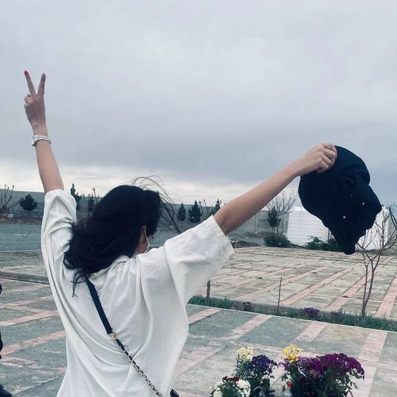 تهدید زنان مخالف حجاب اجباری از سوی مقامات حکومت به برخورد قضایی و پلمب اماکن تاریخی