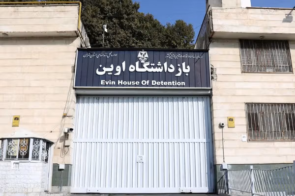 سایت هرانا: پنج زندانی سیاسی زن در اوین در پی اعتراض به اعدامها از تماس تلفنی محروم شدند