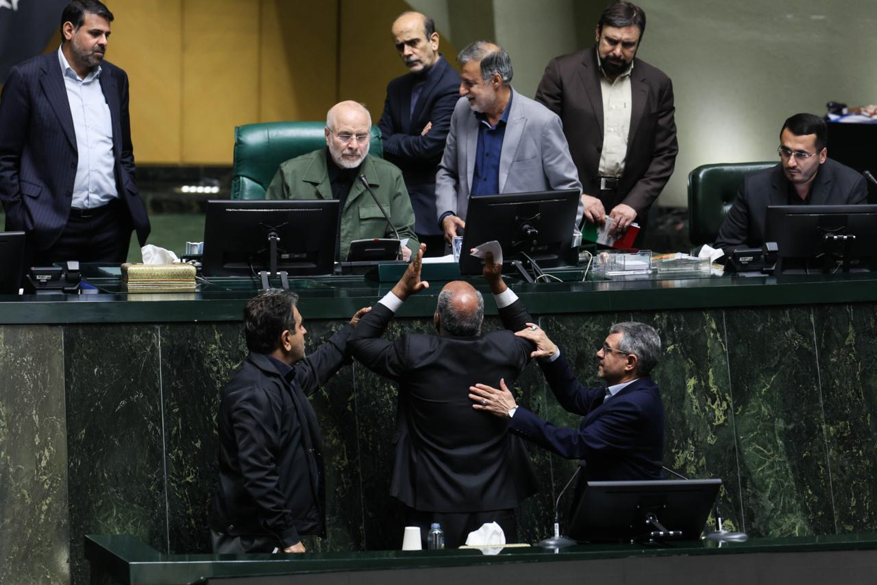 تعدادی از نمایندگان مجلس: بدون آزادسازی اموال بلوکه‌شده، حضور در مذاکرات اشتباه است