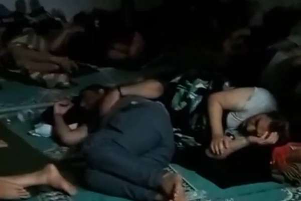 الرئيس الإيراني يصف منتقدي انتهاكات حقوق السجناء بـ"العاجزين الجبناء"