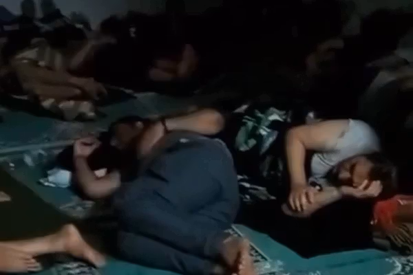 زندانیان سیاسی در زندان تهران بزرگ در وضعیتی طاقتفرسا بهسر میبرند