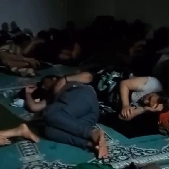 زندانیان سیاسی در زندان تهران بزرگ در وضعیتی طاقتفرسا بهسر میبرند