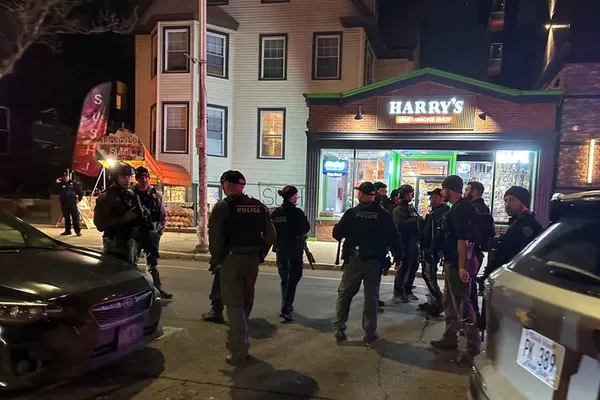 تیراندازی در دانشگاه براون رودآیلند در آمریکا، دستکم ۲ کشته و چندین زخمی در پیداشت