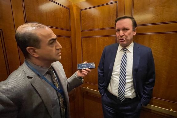 Senator Chris Murphy (D-CT) speaking to Iran International's Arash Alaei, April 8, 2025
