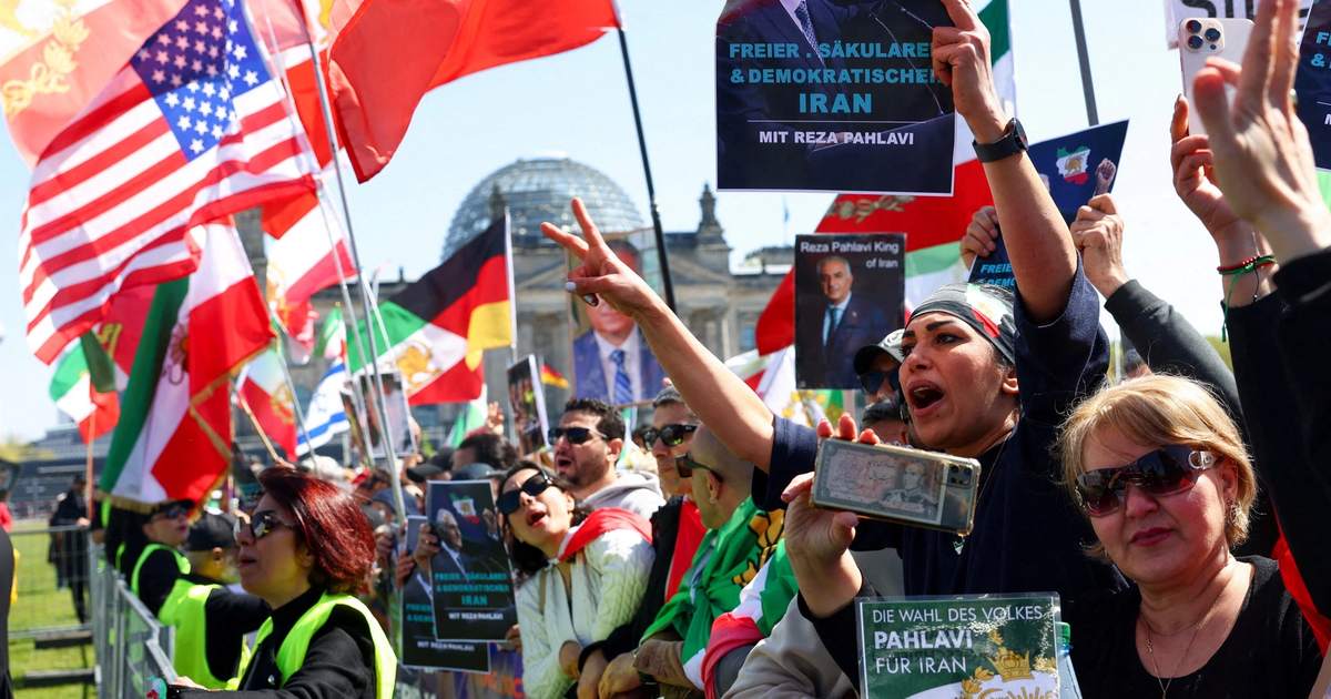 Iran Unity Iranians rally worldwide under ‘A nation held hostage’ slogan | Iran ...