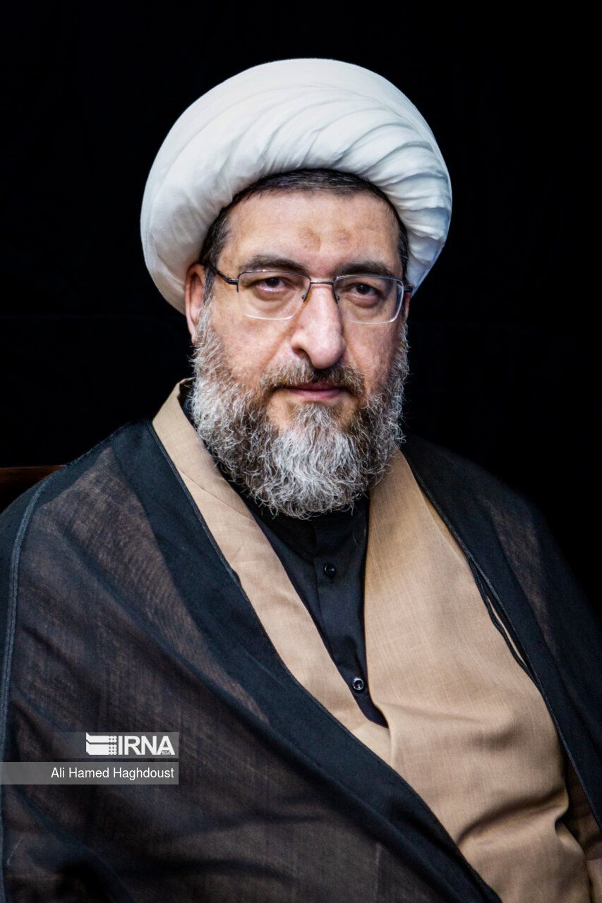 نماینده خامنه‌ای در آذربایجان شرقی: کارهای نادرست در زمینه خرید دلار و طلا نکنید