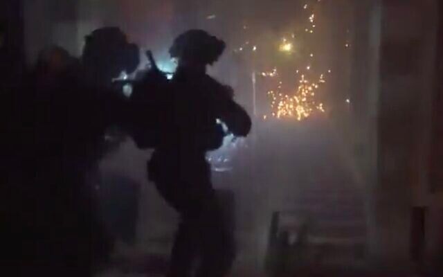 در پی حمله نیروهای اسرائیلی به مسجد‌الاقصی، میان اسرائیل و غزه تبادل آتش صورت گرفت