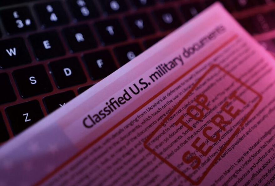 ترامپ دسترسی امنیتی ده‌ها مقام اطلاعاتی را لغو کرد