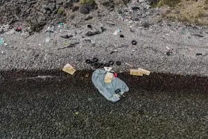 در حادثه غرق شدن قایق حامل ۱۵۴ مهاجر در خلیج عدن تنها ۱۲ نفر زنده ماندهاند