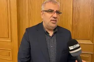 وزیر نفت ایران: پیگیر ماجرای میدان گازی آرش هستیم