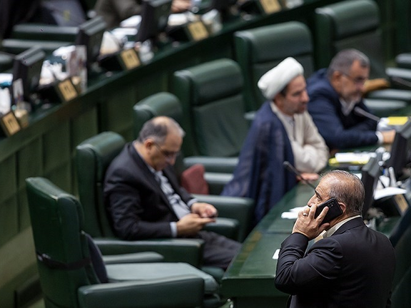 طرح نمایندگان مجلس برای ممنوع کردن انتشار اخبار «غیر رسمی» از سوی سلبریتیها و مجازات آنها