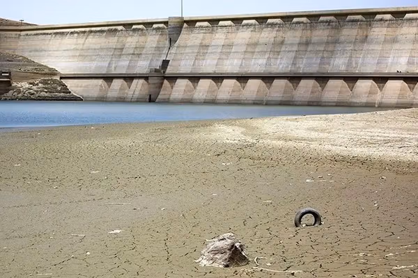 روزنامه هفت صبح: ذخیره سدهای تهران به حداقل رسیده و پایتخت در آستانه سهمیهبندی آب است