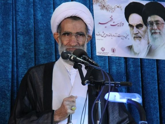 امام جمعه شهرکرد: با وجود مشکلات هیچکس اجازه اهانت به جمهوری اسلامی را ندارد
