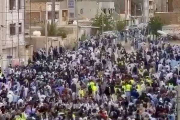 أهالي زاهدان في العام الإيراني الجديد: هذه رسالتنا الأخيرة.. هدفنا إسقاط النظام بأكمله