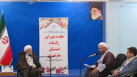 با کاهش پرداخت فطریه به کمیته امداد، از سال ۱۳۹۰ شورایی به نام شورای زکات در هر منطقه از کشور تشکیل شد که با حضور امام جمعه آن منطقه و نمایندگان کمیته امداد و دولت، این شورا انحصار اخذ زکات در منطقه را در اختیار دارد/ تصویر: جلسه شورای زکات استان مازندران به ریاست محمدباقر محمدی لائینی، نماینده ولی فقیه در استان، آبان ۱۴۰۱