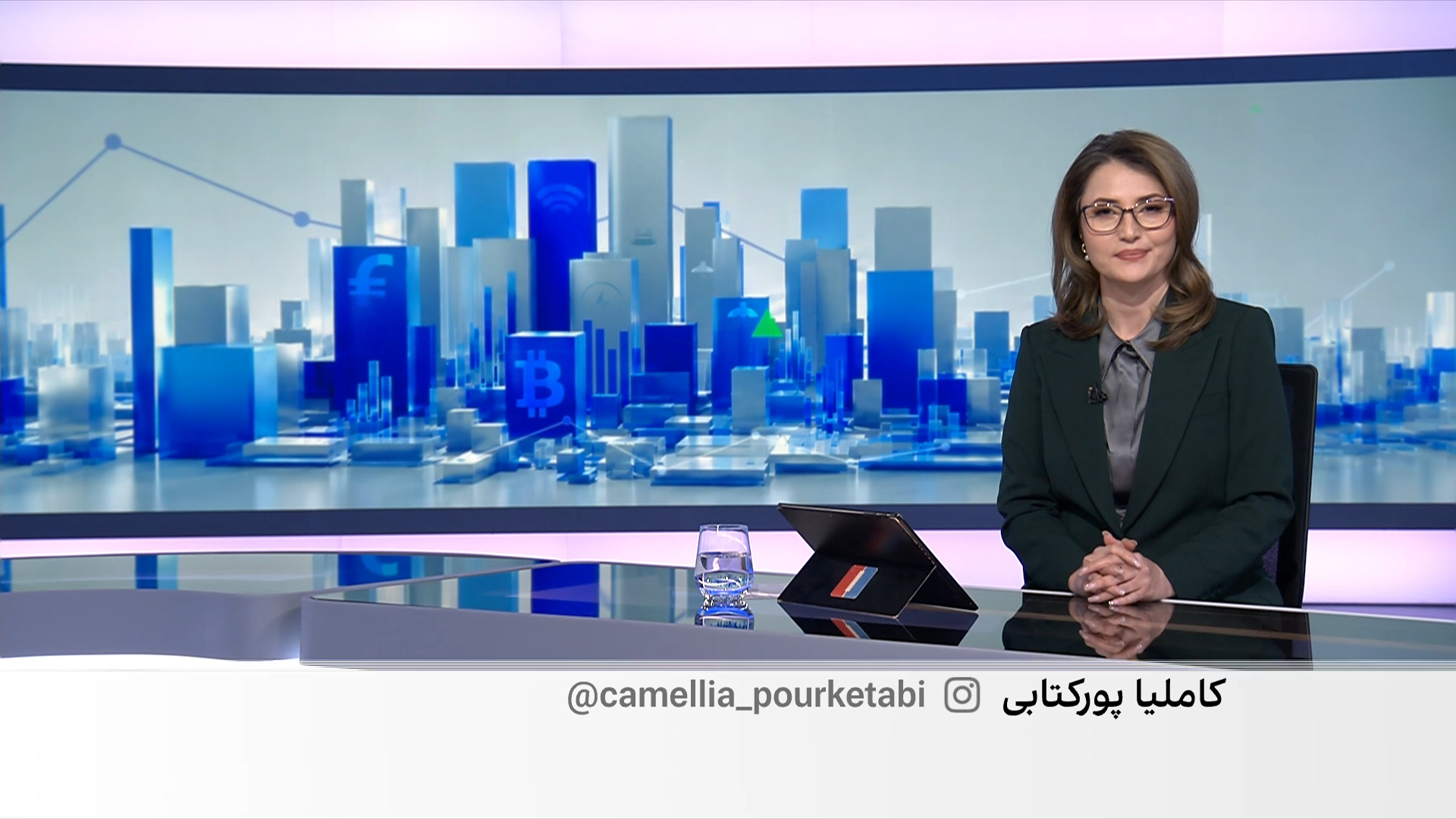 بحران ارزی و دلار ۲۷۴هزار تومانی؛ رونمایی از بنزین سوپر ۱۰۰هزار تومانی 