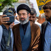 Guards push fast Mojtaba Khamenei announcement amid dissent over hereditary rule