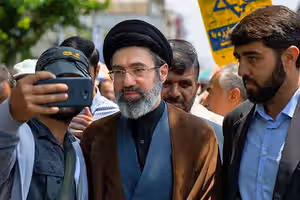 بلومبرگ: مجتبی خامنهای چگونه یک امپراتوری جهانی املاک ساخت