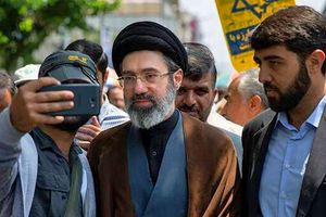 بلومبرگ: مجتبی خامنهای چگونه یک امپراتوری جهانی املاک ساخت