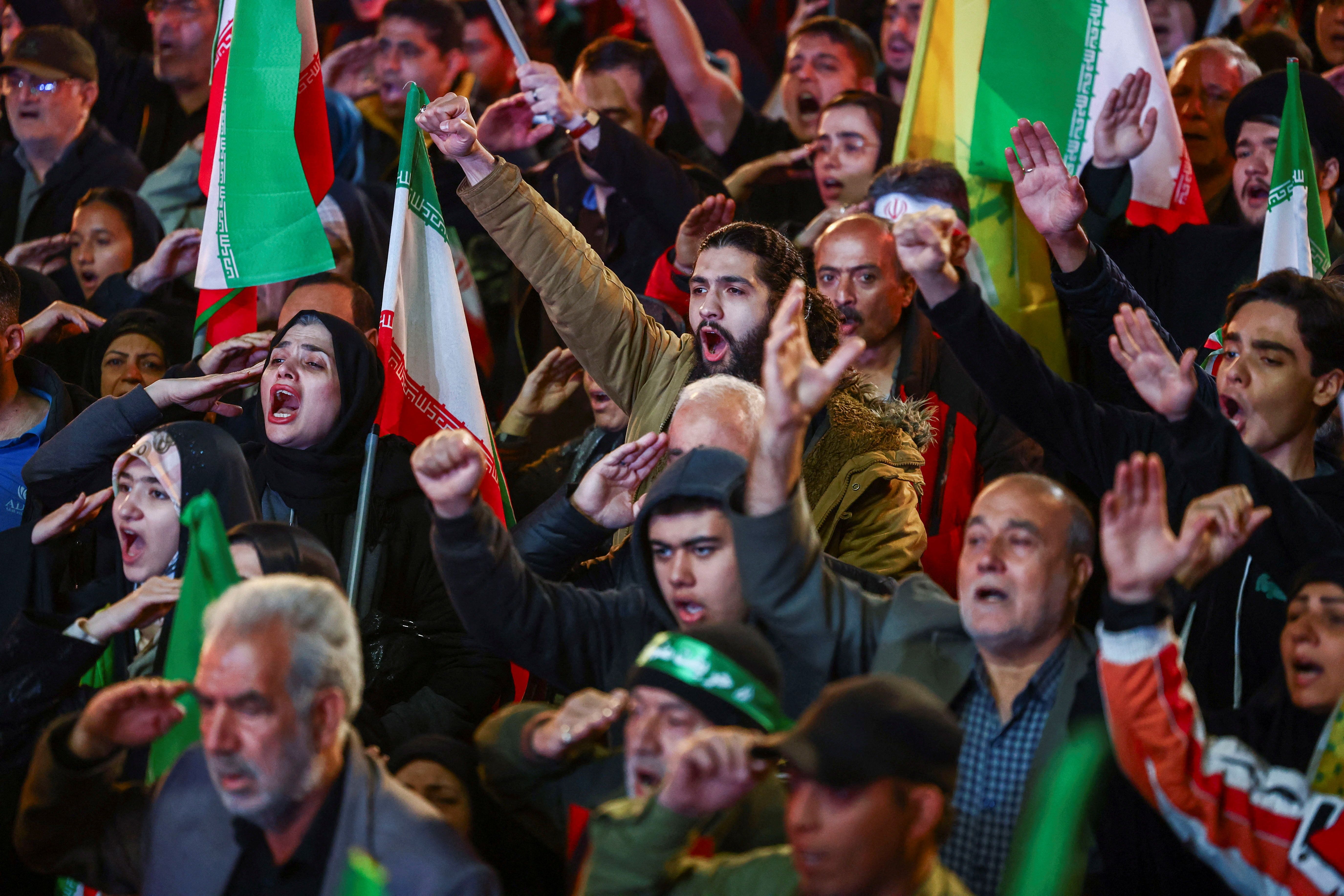 رسانه سپاه پاسداران: سکوت درباره تنگه هرمز باید توضیح داده شود