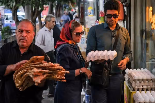 با ادامه روند صعودی تورم، خرید اقساطی مواد غذایی در ایران رو به افزایش است