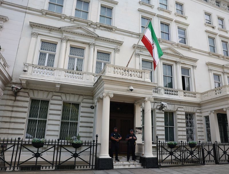 بریتانیا ۷۰ فرد و سازمان را در ارتباط با برنامه هسته‌ای جمهوری اسلامی تحریم کرد