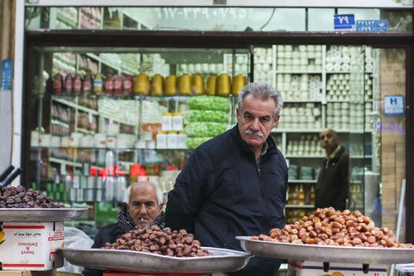 في إشارة لأزمة الاقتصاد وسوء الإدارة بإيران..نمو التضخم غير المسبوق بالسلع المستوردة