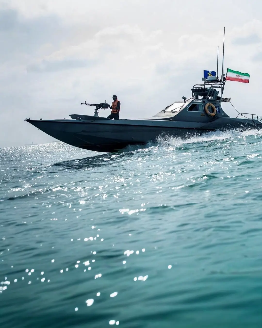 اکسیوس: نیروی دریایی سپاه در هفته گذشته دوباره در تنگه هرمز مین‌گذاری کرده است