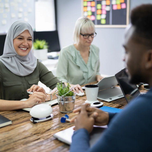 ترکیه: تصمیم اروپا برای اجازه به شرکتها در ممنوع کردن حجاب کارکنان، نشانه اسلامهراسی است