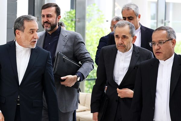 دبلوماسي فرنسي: مفاوضات جنيف الفرصة الأخيرة للنظام الإيراني قبل تفعيل "آلية الزناد"