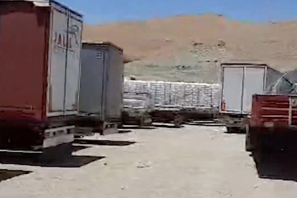 إضراب سائقي الشاحنات يمتد إلى 152 مدينة إيرانية