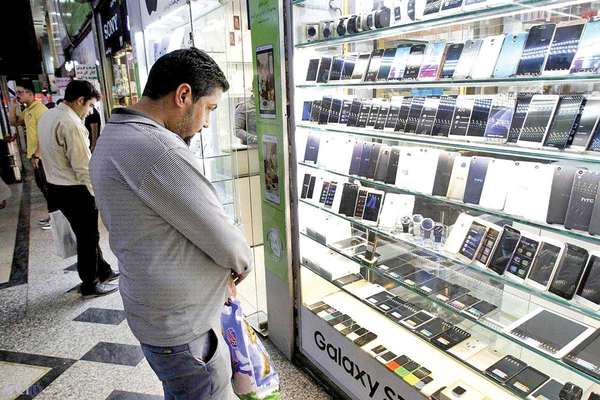 Iran Restricts Cellphone Imports, Worrying Consumers