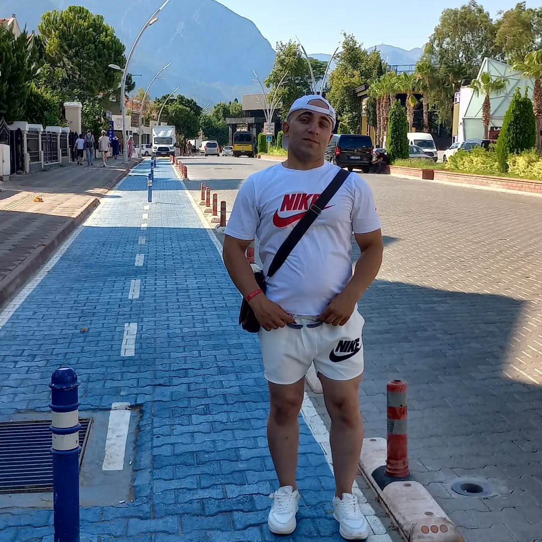 میثم خزایی، قهرمان پرورش اندام، در کرج به‌دست نیروهای سرکوب کشته شد