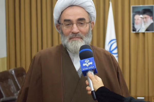 نماینده خامنهای در گیلان: عدهای خودفروخته فکر نکنند در ماه رمضان همه چیز آزاد است